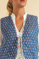 Arlo Quilted Organic Cotton Gilet | Primrose Stamp Navy/Pink