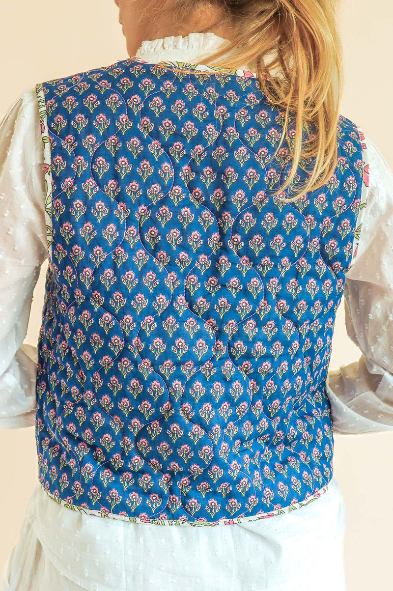 Arlo Quilted Organic Cotton Gilet | Primrose Stamp Navy/Pink