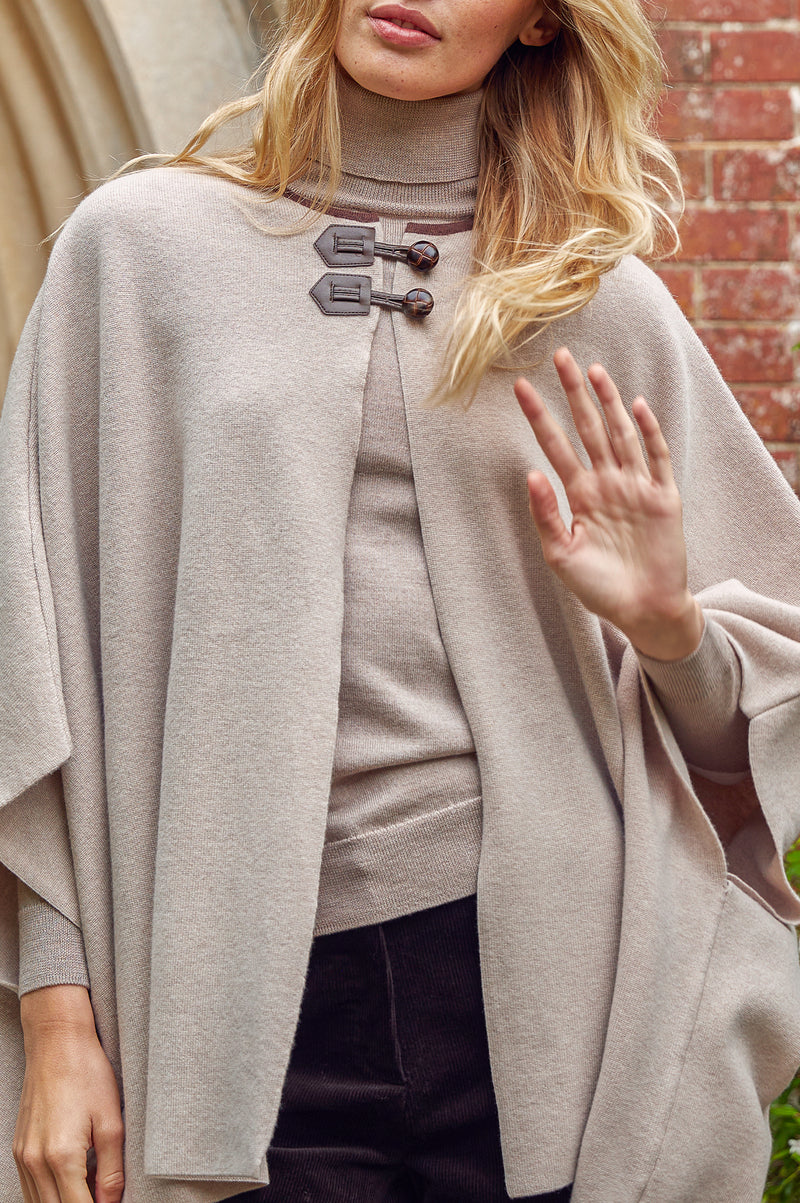 Knitted Cape | Oat