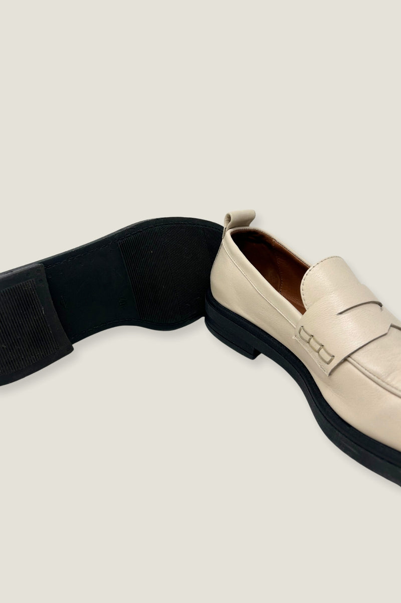 Leather Loafers | Cream