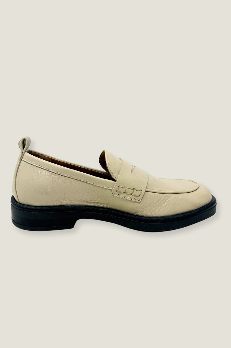 Leather Loafers | Cream