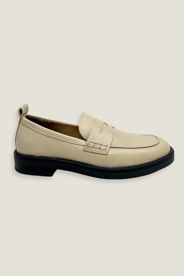 Leather Loafers | Cream