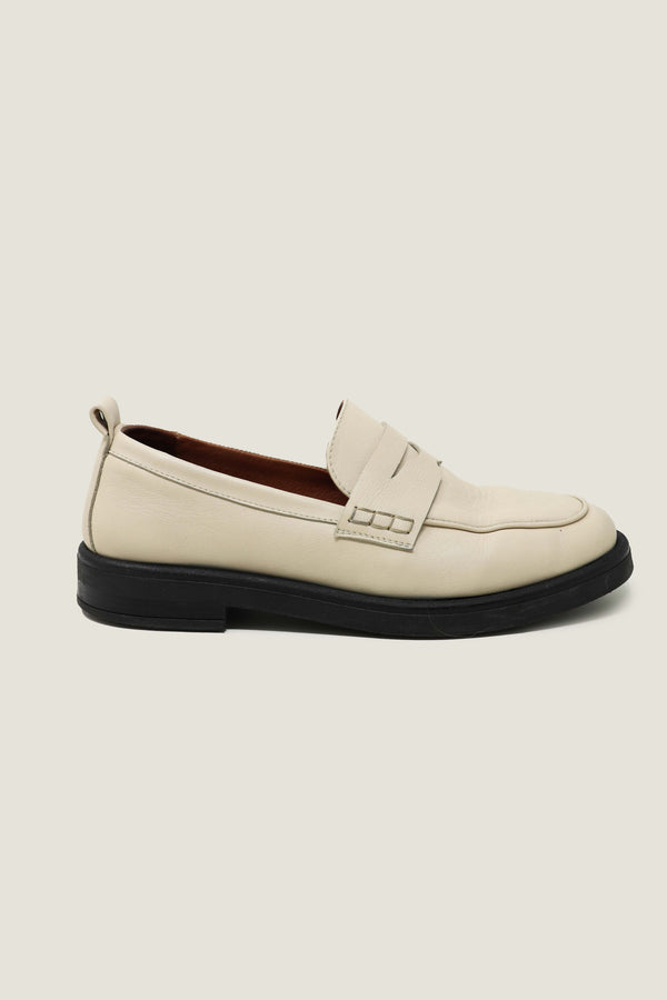 Leather Loafers | Cream